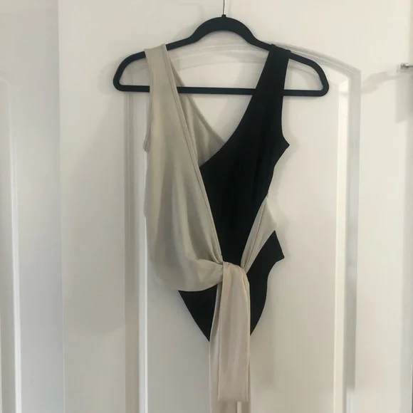 TOPSHOP Bodysuit - Picture 8 of 10